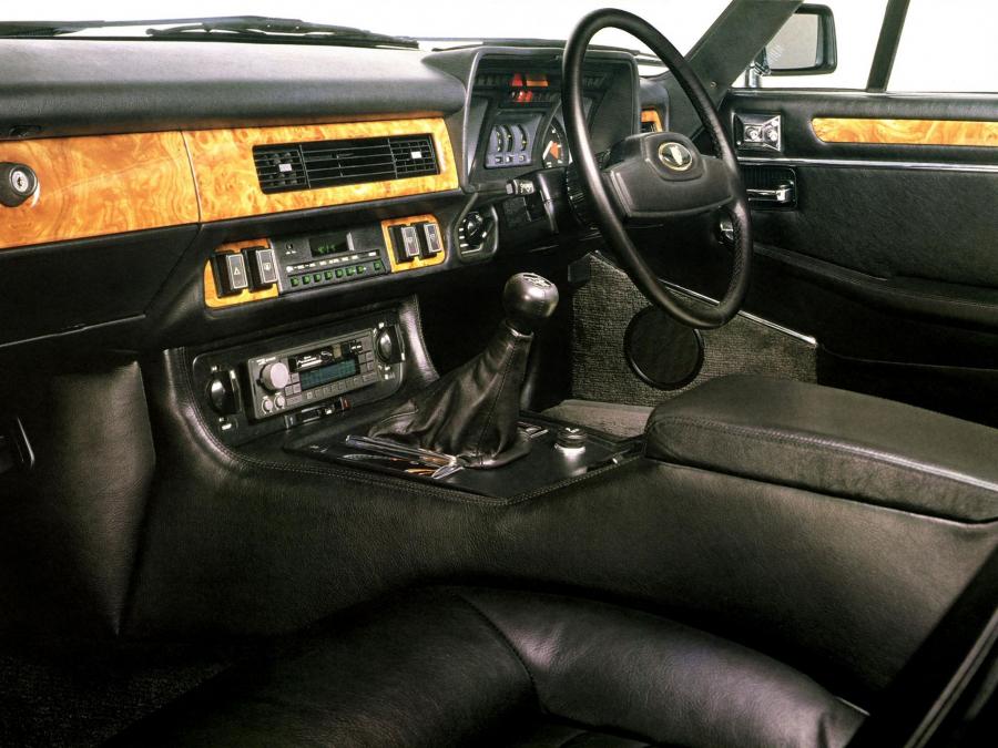  Jaguar XJ-SC 1983 года  (UK) (фото 2 из 4)